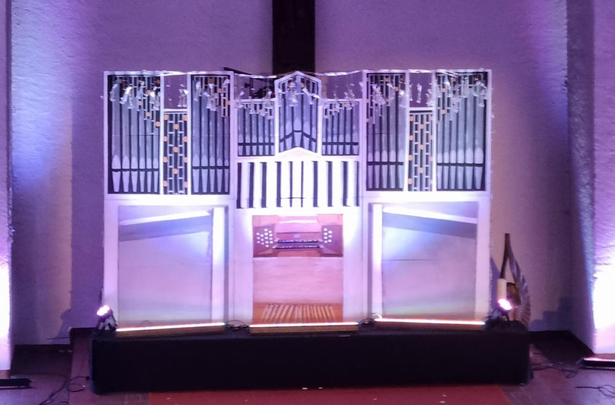 Die kleine "Orgelschwester" der Beckerath-Orgel!